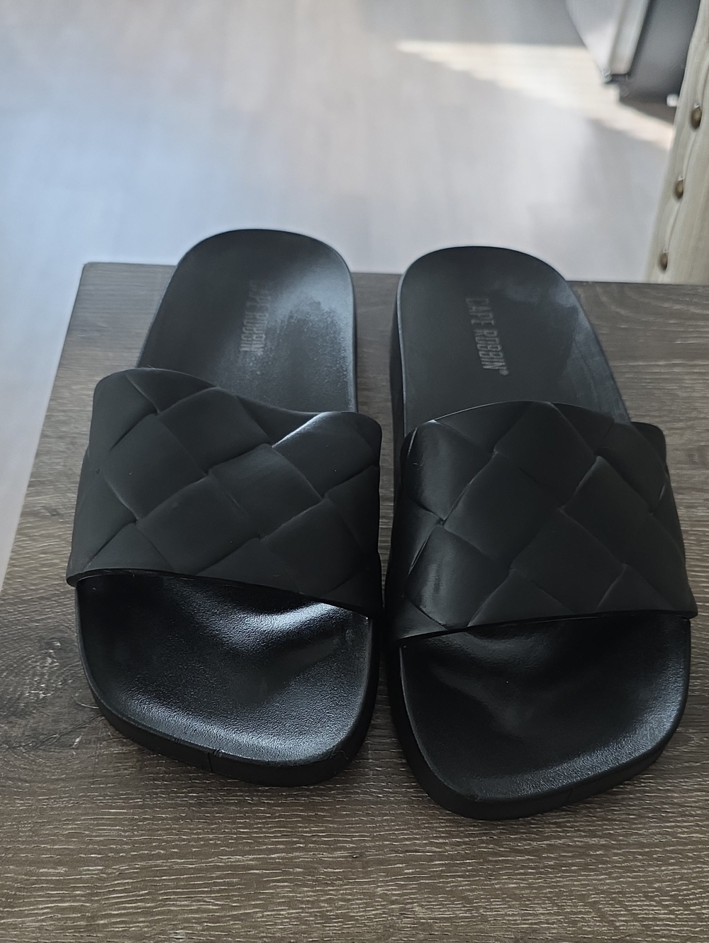 Cape Robbin Black Woven Slide